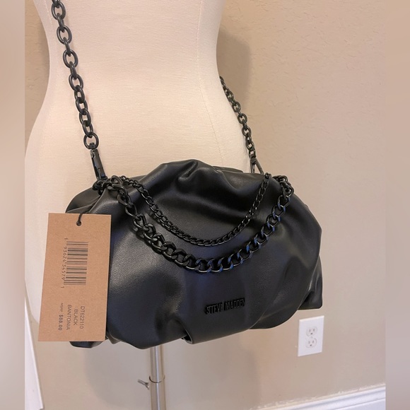 Steve Madden Handbags - STEVE MADDEN Black Crossbody Purse